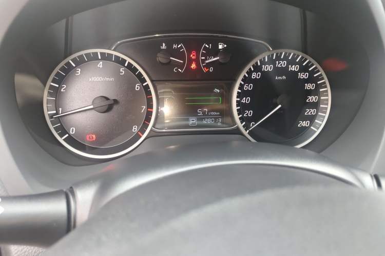 Used Nissan Sylphy 2016 1.6XV CVT Smart Enjoyment Version Odometer Close Up