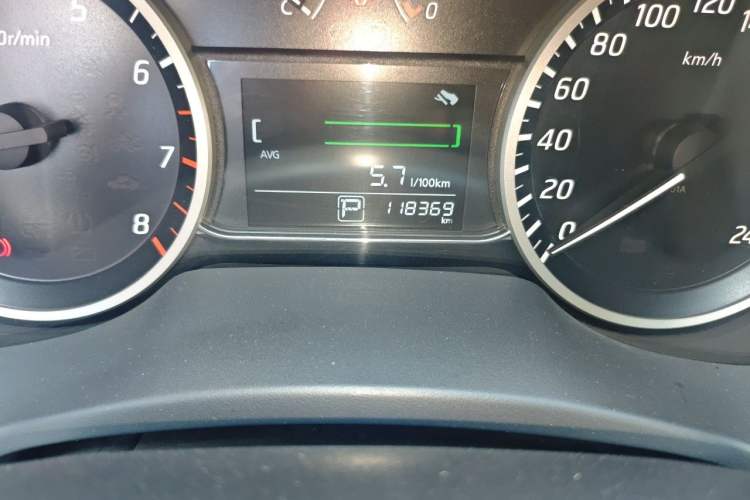 Used Nissan Sylphy 2016 1.6 XL CVT Luxury Edition Odometer Close Up