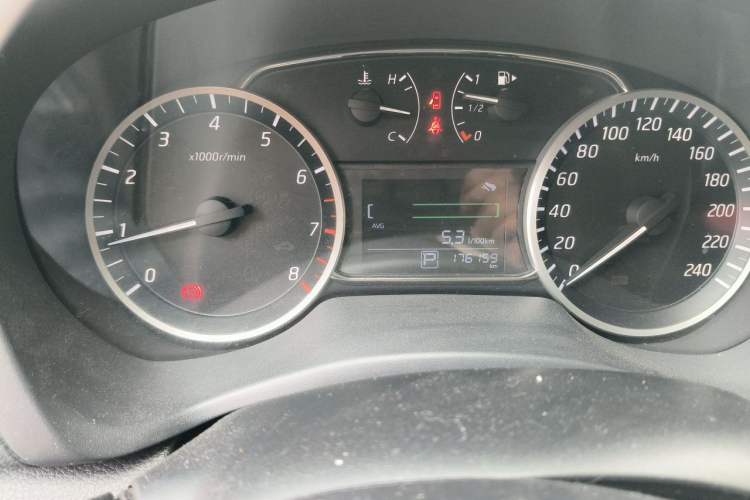 Used Nissan Sylphy 2016 1.6XV CVT Smart Enjoyment Version Odometer Close Up