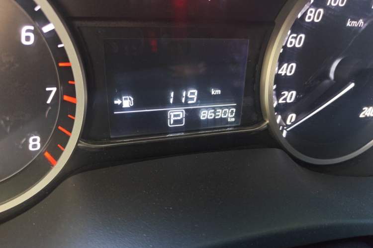 Used Nissan Sylphy 2016 1.6 XL CVT Deluxe Edition Odometer Close Up