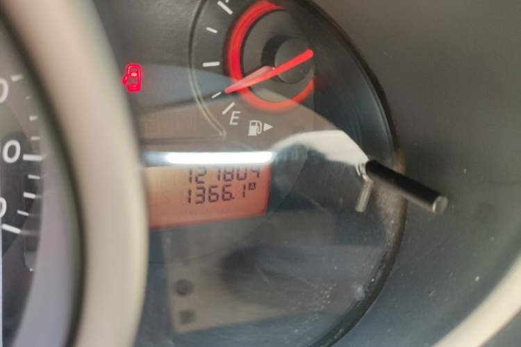 Used Nissan Sylphy 2016 Classic 1.6XE Manual Leading Edition Odometer Close Up