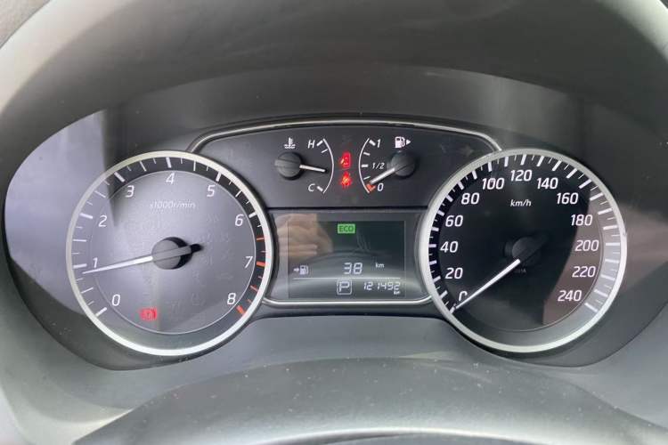 Used Nissan Sylphy 2016 1.6 XL CVT Deluxe Edition Odometer Close Up