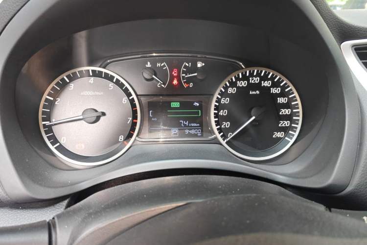 Used Nissan Sylphy 2016 1.6XV CVT Smart Enjoyment Version Odometer Close Up