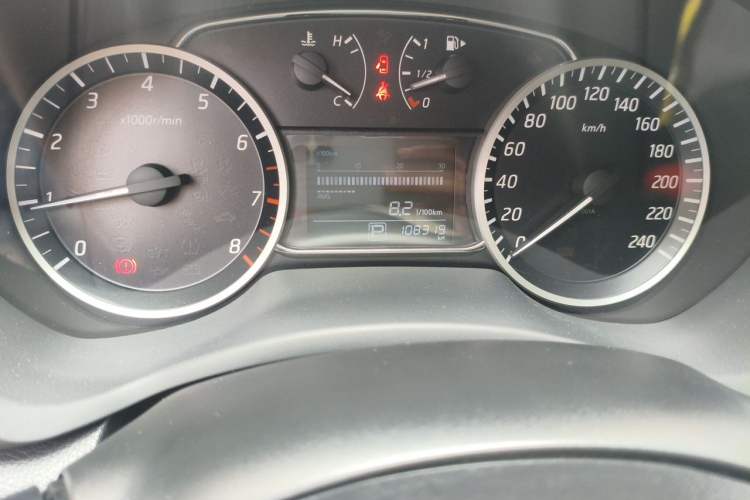 Used Nissan Sylphy 2016 1.6 XL CVT Deluxe Edition Odometer Close Up