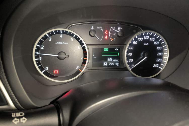 Used Nissan Sylphy 2016 1.6 XL CVT Deluxe Edition Odometer Close Up
