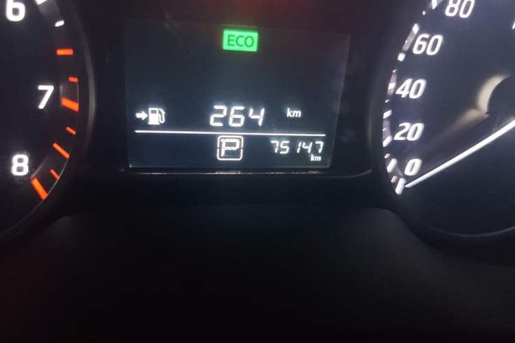 Used Nissan Sylphy 2016 1.6 XL CVT Luxury Edition Odometer Close Up