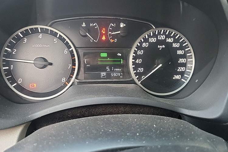 Used Nissan Sylphy 2016 1.6 XL CVT Luxury Edition Odometer Close Up