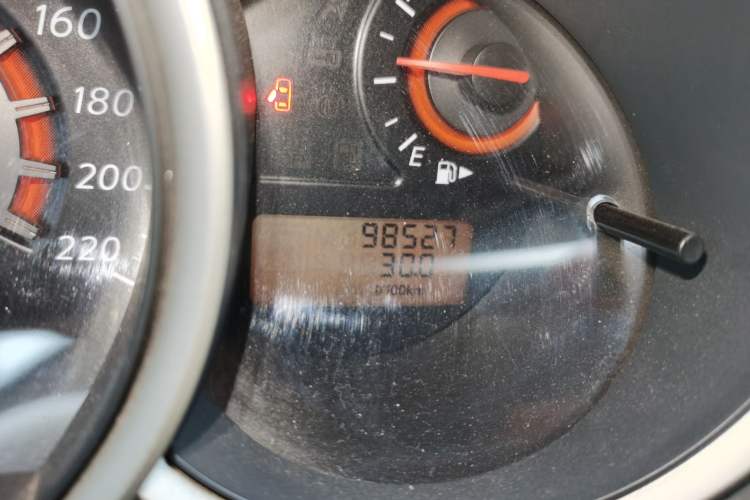 Used Nissan Sylphy 2016 Classic 1.6XE Manual Leading Edition Odometer Close Up