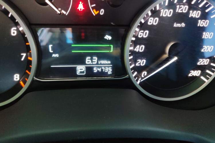 Used Nissan Sylphy 2016 1.6 XL CVT Deluxe Edition Odometer Close Up