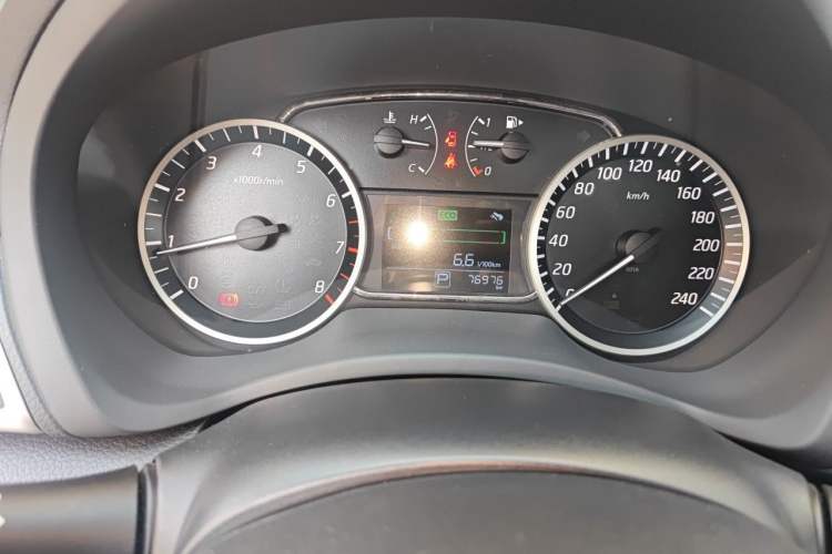 Used Nissan Sylphy 2016 1.6XV CVT Smart Enjoyment Version Odometer Close Up