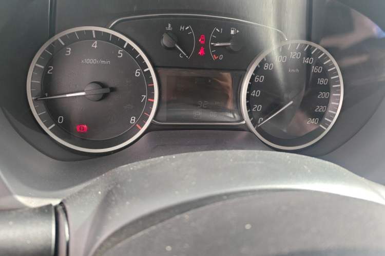 Used Nissan Sylphy 2016 1.6 XL CVT Deluxe Edition Odometer Close Up