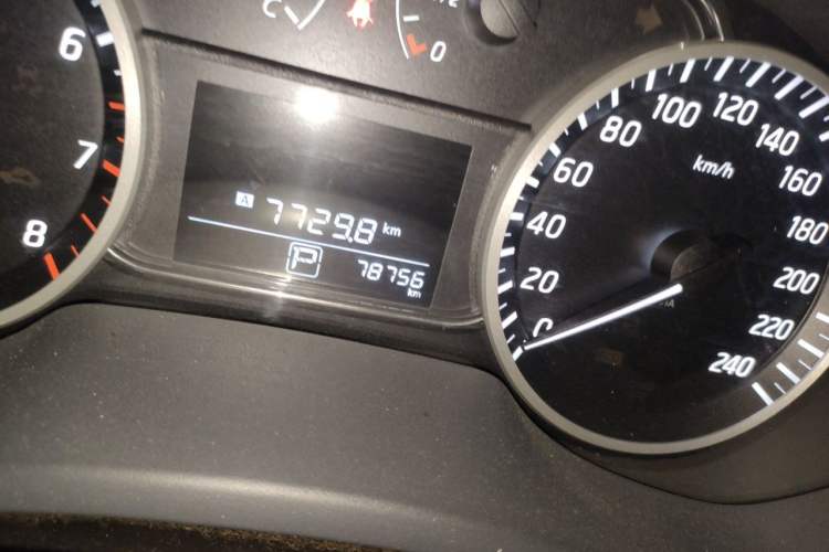 Used Nissan Sylphy 2016 1.6 XL CVT Deluxe Edition Odometer Close Up
