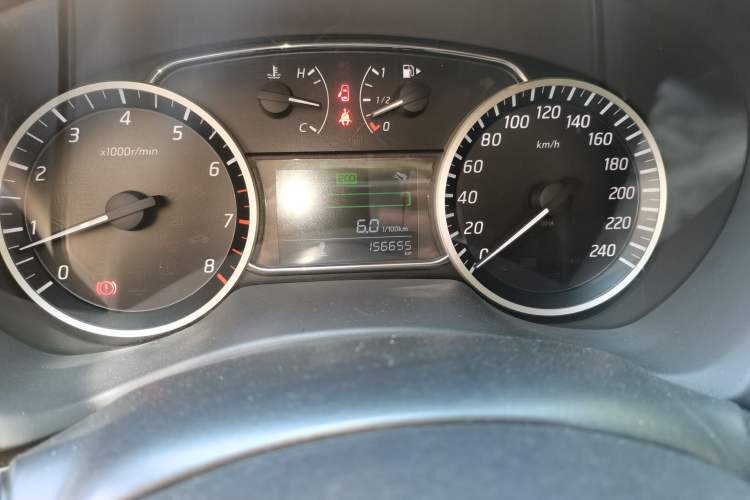 Used Nissan Sylphy 2016 1.6 XL Manual Luxury Edition Odometer Close Up