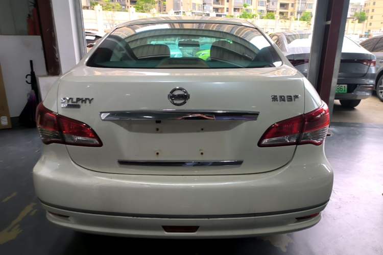 Used Nissan Sylphy 2016 Classic 1.6XE Automatic Leading Edition Rear