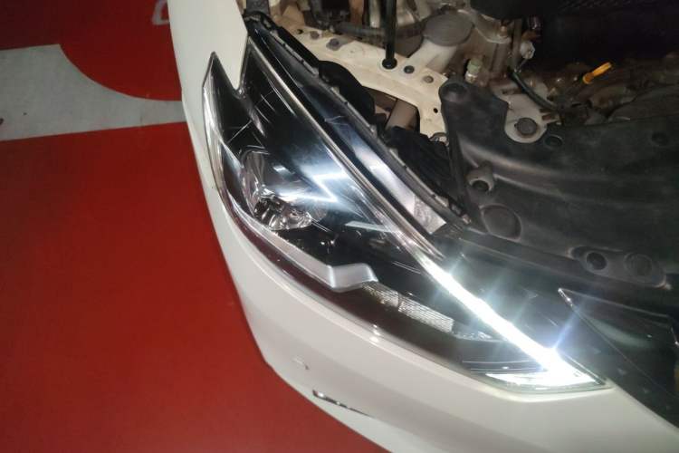 Used Nissan Sylphy 2016 1.6 XL CVT Deluxe Edition Right Front Headlight