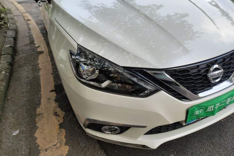Used Nissan Sylphy 2016 1.6XV CVT Smart Enjoyment Version Right Front Headlight