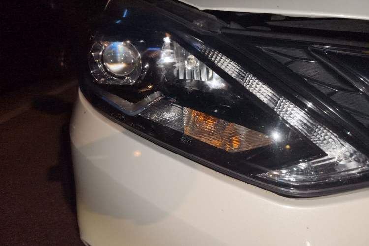 Used Nissan Sylphy 2016 1.6XV CVT ZhiZun Edition Right Front Headlight