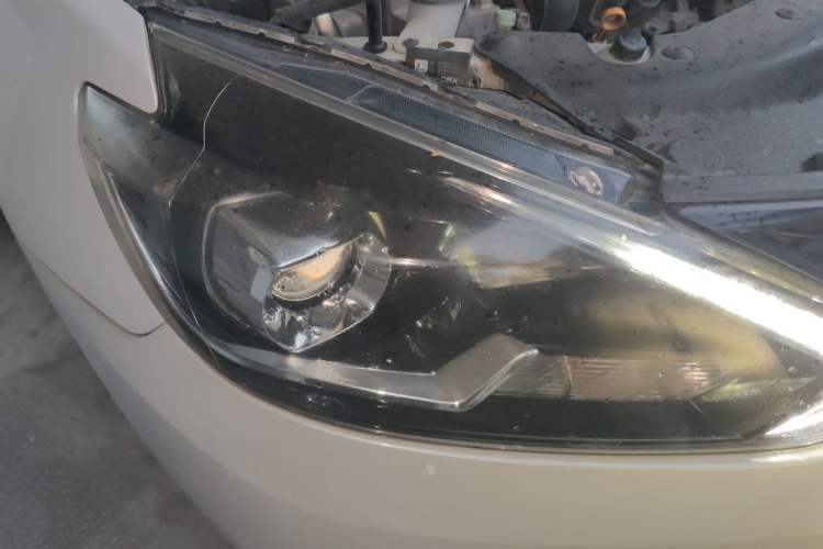 Used Nissan Sylphy 2016 1.6XV CVT Smart Enjoyment Version Right Front Headlight