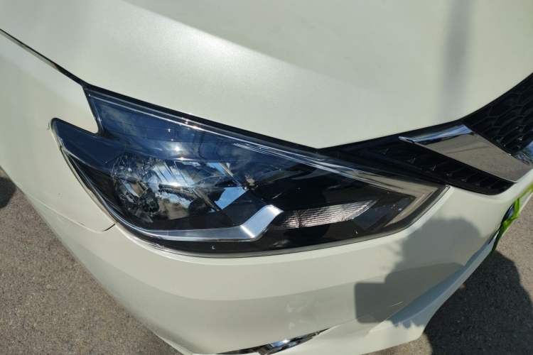 Used Nissan Sylphy 2016 1.6 XL CVT Deluxe Edition Right Front Headlight