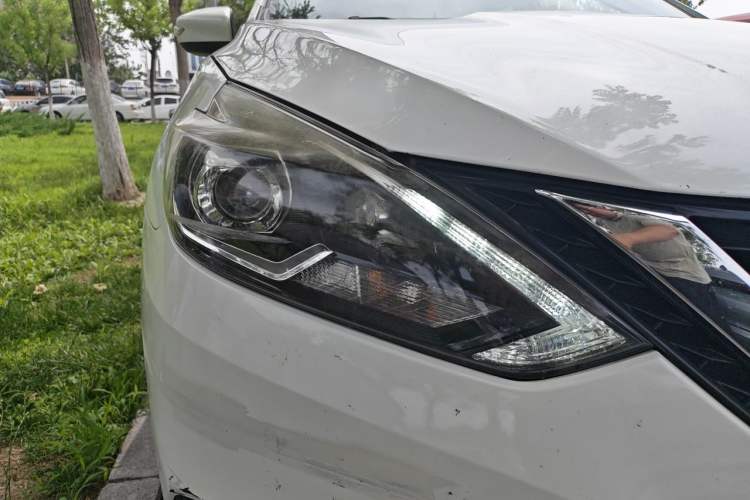 Used Nissan Sylphy 2016 1.6XV CVT Smart Enjoyment Version Right Front Headlight