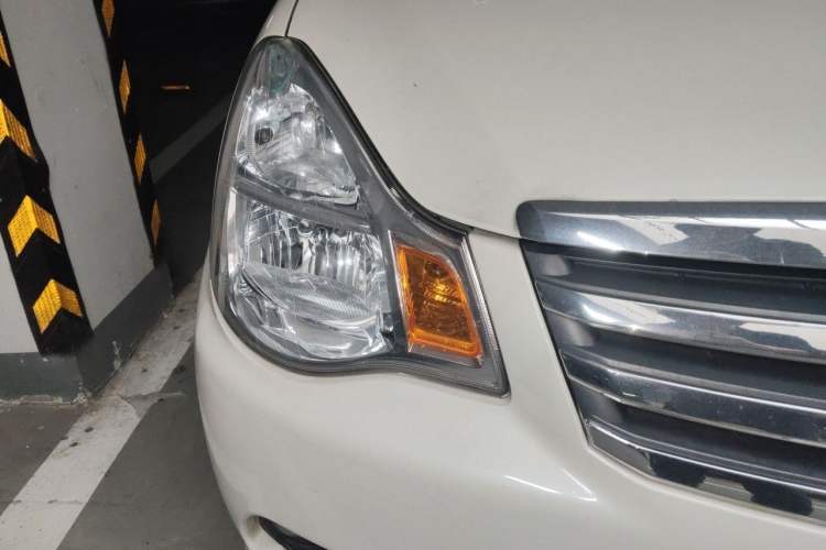 Used Nissan Sylphy 2016 Classic 1.6XE Automatic Leading Edition Right Front Headlight