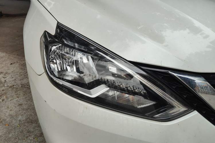 Used Nissan Sylphy 2016 1.6 XL CVT Deluxe Edition Right Front Headlight