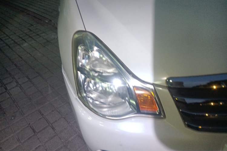 Used Nissan Sylphy 2016 Classic 1.6XE Automatic Comfort Edition Right Front Headlight