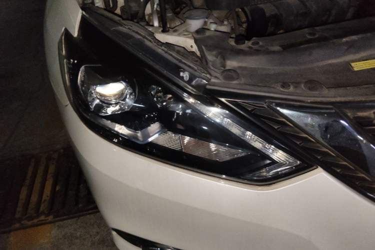 Used Nissan Sylphy 2016 1.6 XL CVT Luxury Edition Right Front Headlight