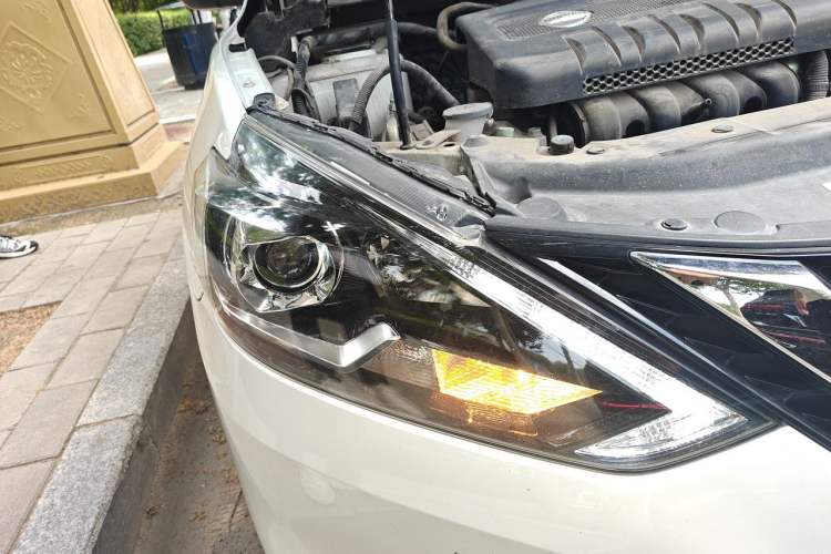 Used Nissan Sylphy 2016 1.6XV CVT Smart Enjoyment Version Right Front Headlight