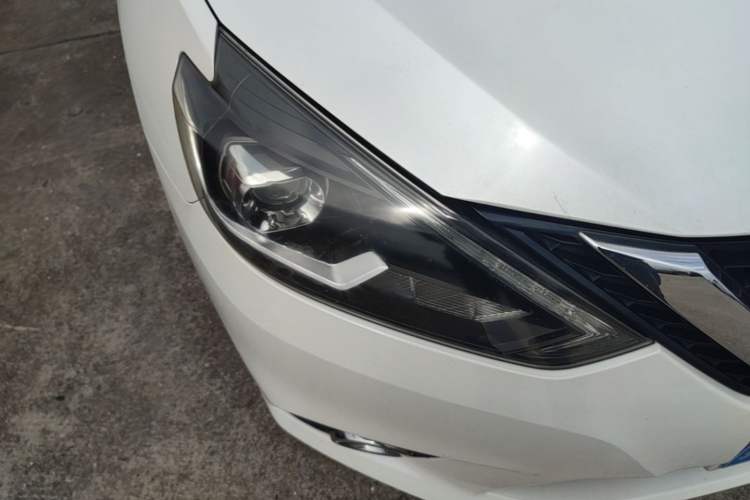 Used Nissan Sylphy 2016 1.6 XL CVT Deluxe Edition Right Front Headlight