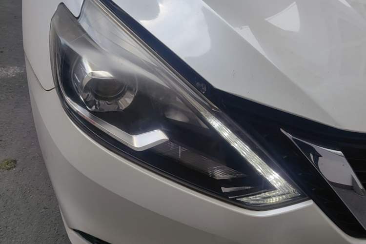 Used Nissan Sylphy 2016 1.6XV CVT Smart Enjoyment Version Right Front Headlight