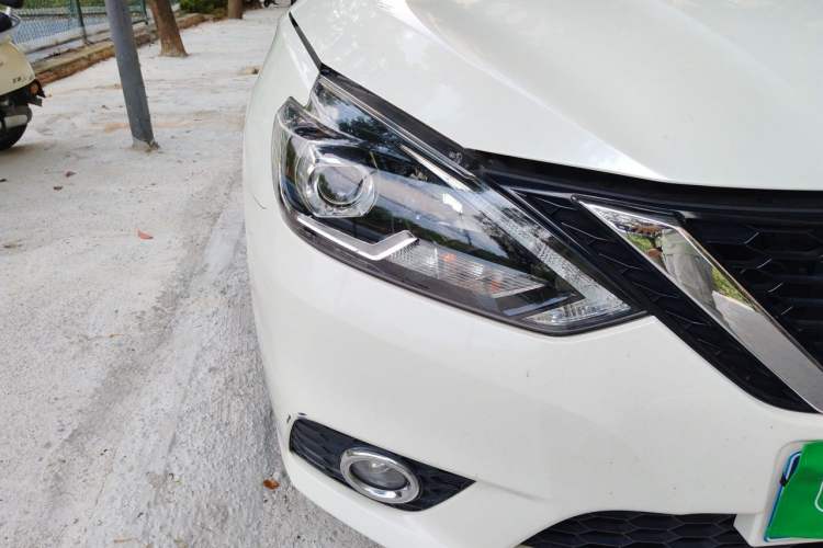 Used Nissan Sylphy 2016 1.6XV CVT Smart Enjoyment Version Right Front Headlight
