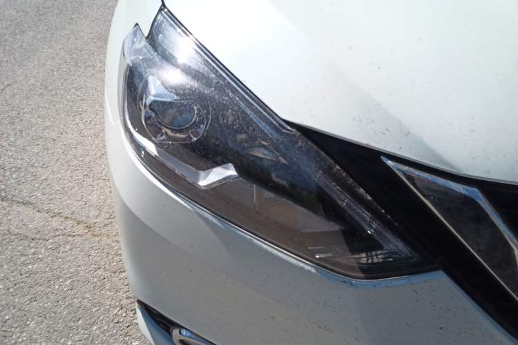 Used Nissan Sylphy 2016 1.6XV CVT Smart Enjoyment Version Right Front Headlight