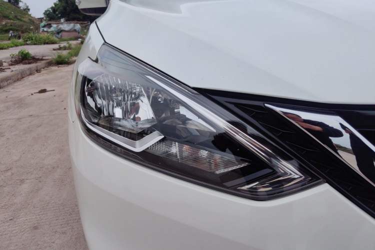 Used Nissan Sylphy 2016 1.6 XL CVT Luxury Edition Right Front Headlight