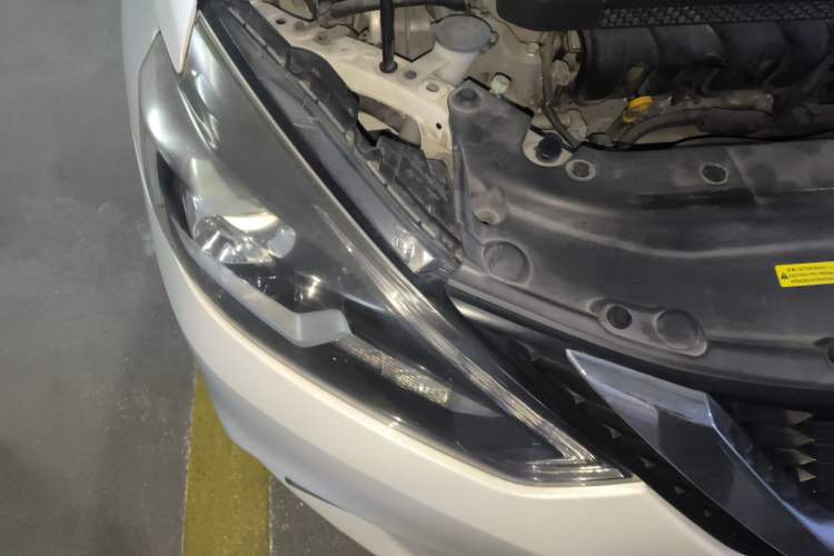 Used Nissan Sylphy 2016 1.6XV CVT Smart Enjoyment Version Right Front Headlight