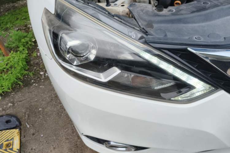 Used Nissan Sylphy 2016 1.6 XL CVT Luxury Edition Right Front Headlight