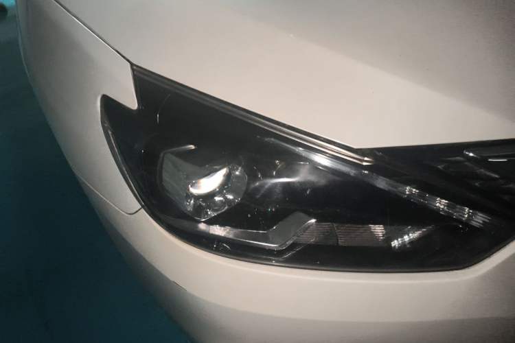 Used Nissan Sylphy 2016 1.8XV CVT Prestige Edition Right Front Headlight