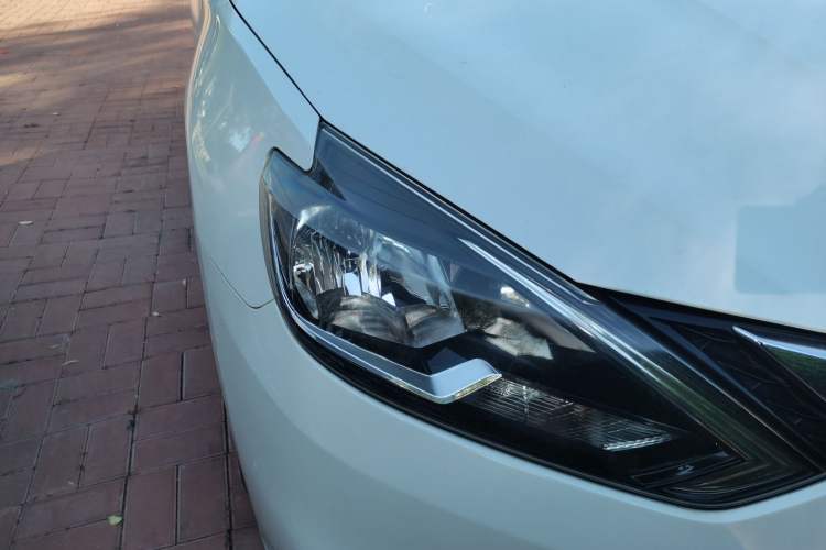 Used Nissan Sylphy 2016 1.6 XL CVT Deluxe Edition Right Front Headlight