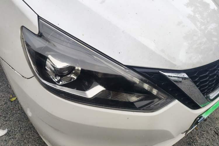 Used Nissan Sylphy 2016 1.6XV CVT Smart Enjoyment Version Right Front Headlight