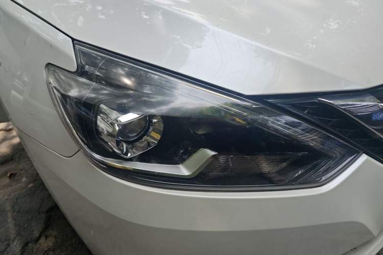 Used Nissan Sylphy 2016 1.6 XL CVT Deluxe Edition Right Front Headlight