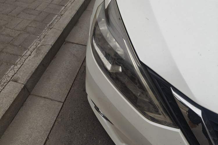 Used Nissan Sylphy 2016 1.6 XL Manual Luxury Edition Right Front Headlight