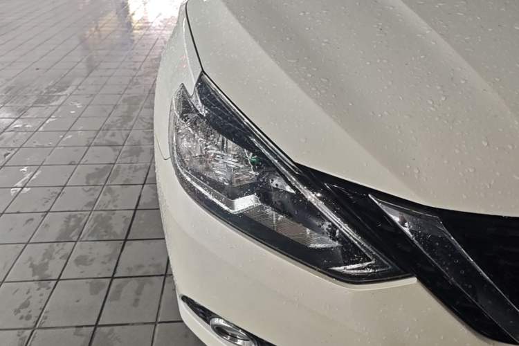 Used Nissan Sylphy 2016 1.6 XL Manual Luxury Edition Right Front Headlight