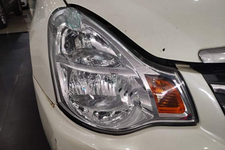 Used Nissan Sylphy 2016 Classic 1.6XE Automatic Comfort Edition Right Front Headlight