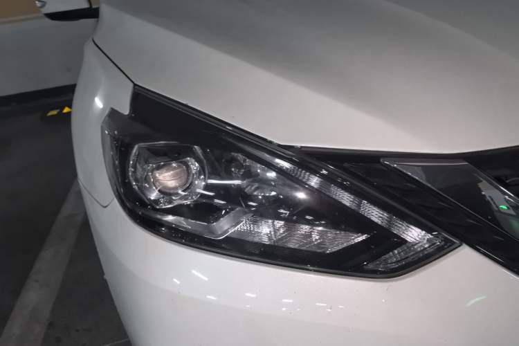 Used Nissan Sylphy 2016 1.6 XL CVT Deluxe Edition Right Front Headlight