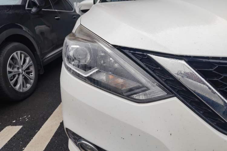 Used Nissan Sylphy 2016 1.6XV CVT Smart Enjoyment Version Right Front Headlight
