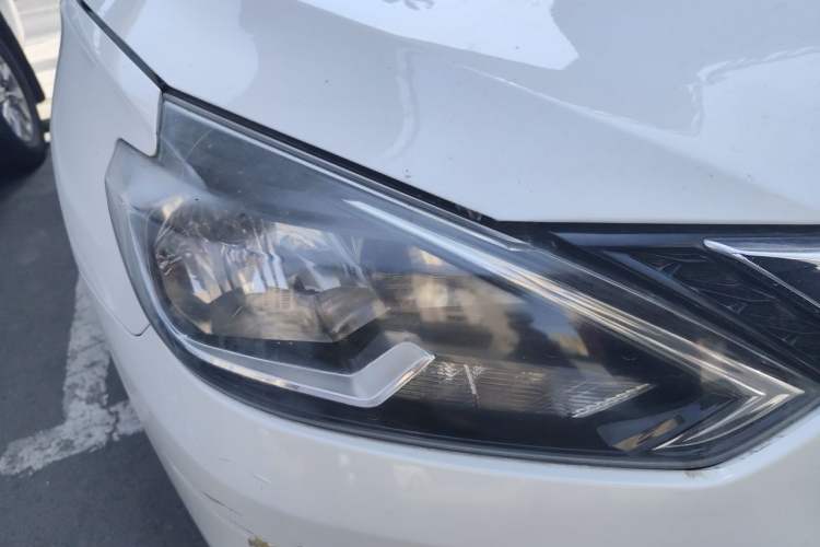 Used Nissan Sylphy 2016 1.6XE Manual Comfort Edition Right Front Headlight