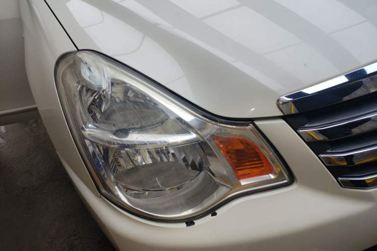 Used Nissan Sylphy 2016 Classic 1.6XE Manual Leading Edition Right Front Headlight