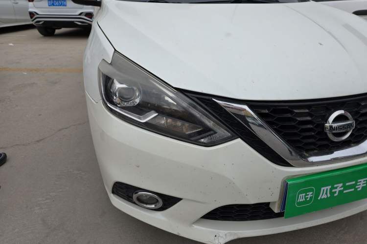 Used Nissan Sylphy 2016 1.6XV CVT Smart Enjoyment Version Right Front Headlight