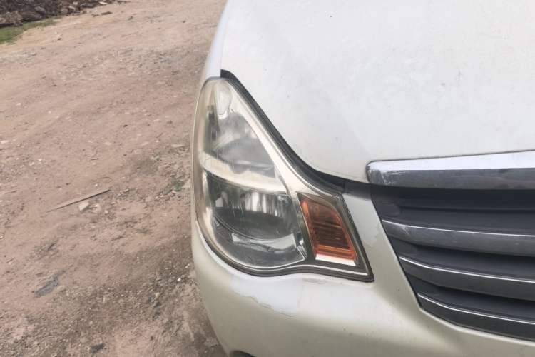Used Nissan Sylphy 2016 Classic 1.6XE Manual Comfort Edition Right Front Headlight