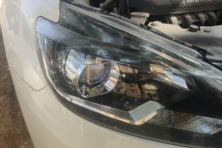 Used Nissan Sylphy 2016 1.6XV CVT Smart Enjoyment Version Right Front Headlight